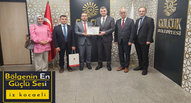Birikim Okulları, Gölcük Belediye Başkanı Ali Yıldırım Sezer'i Ziyaret Ederek Fidan Sertifikasını Takdim Etti